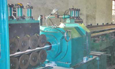 無心車床砂帶磨光聯(lián)線機(jī)組1